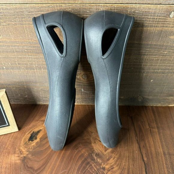 Womens Crocs Laura Black Slip On Ballet Flats Shoes Size 9‎ M GUC - Picture 4 of 6